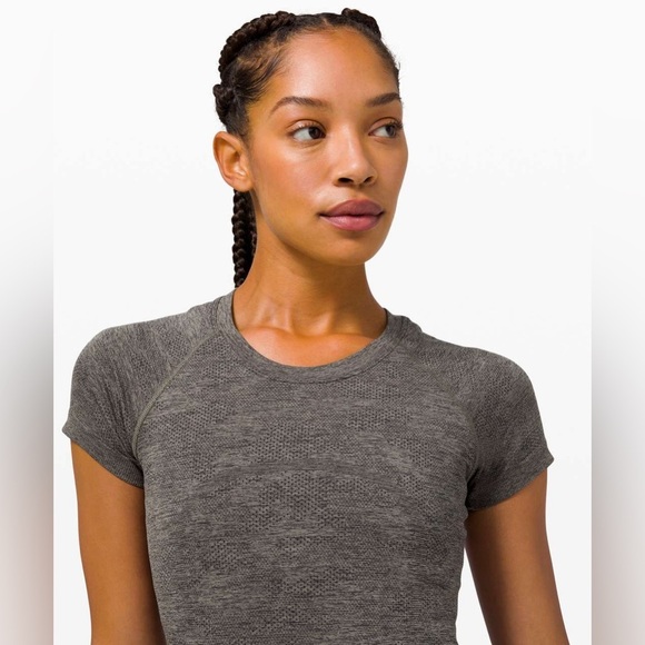 Lululemon Swiftly Tech Short Sleeve 2.0 Sage Size 6 - Picture 3 of 7
